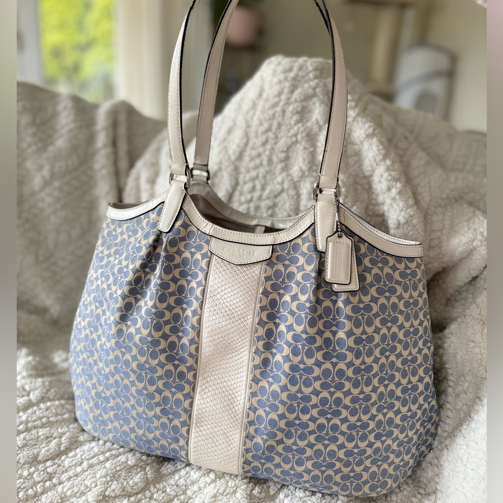Legacy Vintage Coach Signature Stripe Devon Coach Blue Jacquard Shoulder Bag - Picture 3 of 16